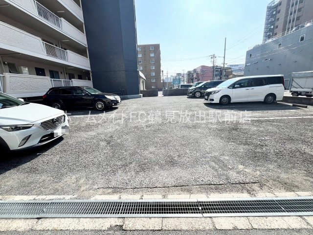 大阪市城東区諏訪２丁目の賃貸マンションの駐車場
