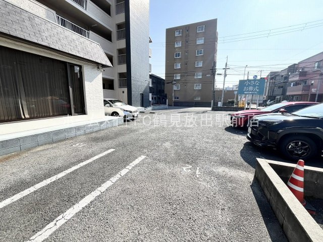 大阪市城東区諏訪２丁目の賃貸マンションの駐車場