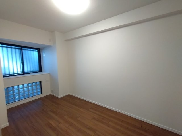 香久山パークスクエアN棟の洋室