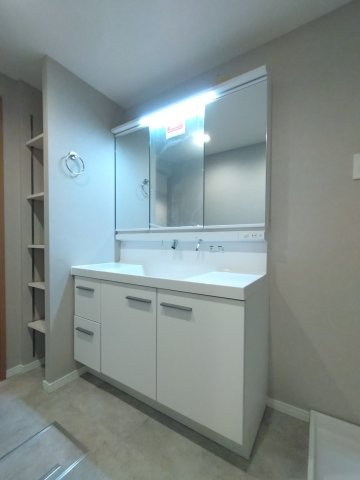 香久山パークスクエアN棟の独立洗面台