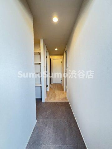 ステラメゾン下北沢の玄関