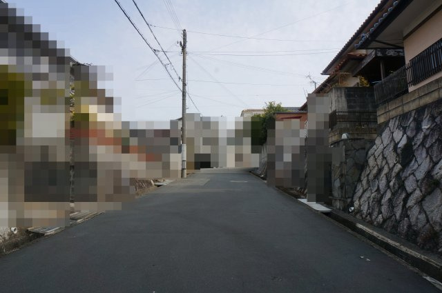 竜が台５丁目土地の前面道路含む現地写真|北側道路、幅員約6ｍ
