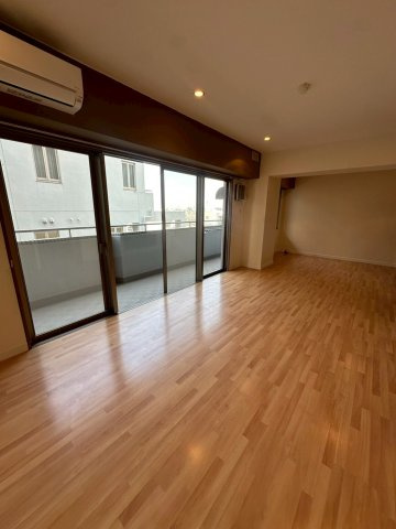 メイピース芦屋の居間・リビング