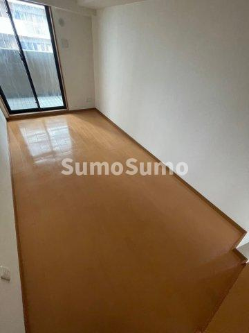 リーガル四ツ橋立売堀Ⅱの居間・リビング|ゆったりとした居間です