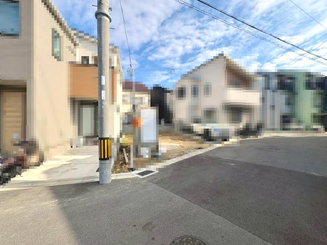 京都市右京区西京極畑田町の前面道路含む現地写真|スーパー・コンビニ等、お買い物施設が充実しております！