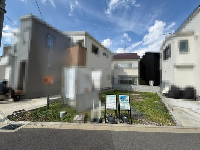 京都市右京区西京極畑田町の外観|分譲地内の一画なので、街並みに統一感がございます。