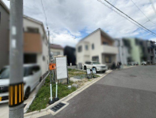 京都市右京区西京極畑田町の前面道路含む現地写真|住宅が綺麗に建ち並ぶ落ち着いた街並みです！