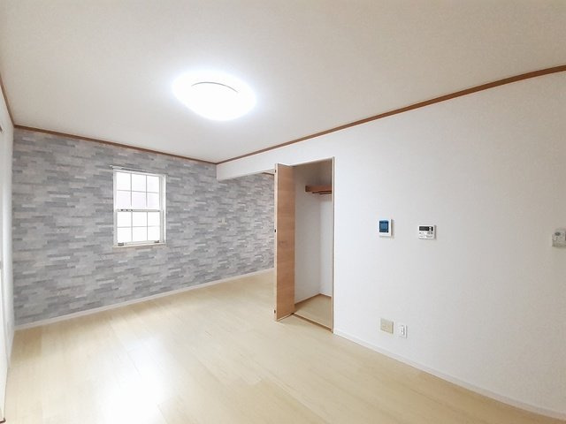 【居間・リビング】 | カーサ徳光Ｂ | こちらの居間で趣味の時間をお楽しみください