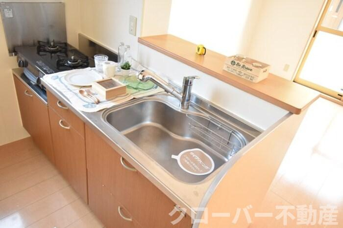 リビングタウン宇多津東 D棟のキッチン|キッチン