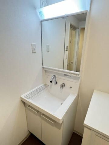 スカイグランデ八広A棟の洗面所