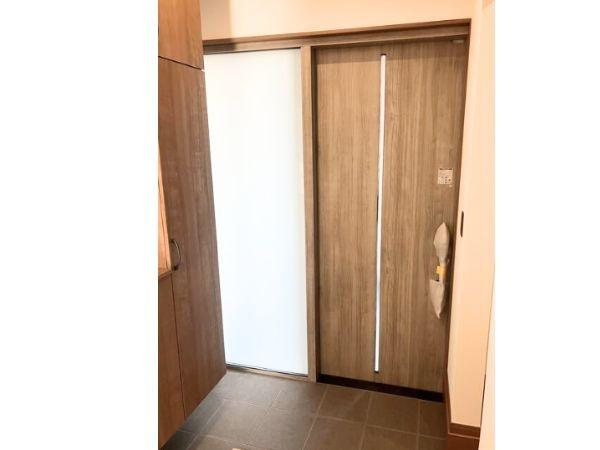 HOUSEY横塚の玄関