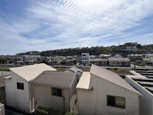 ドゥペールワコー城東のその他|開放感のある現地からの眺望です。周囲に広がる住宅街が見渡せます。空の広さが印象的で遠くの緑も望めます。