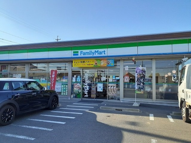 ハイツ山本の周辺|ファミリーマートまで240m