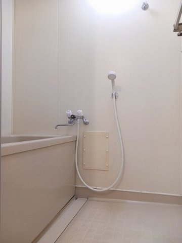 ドミール神明Ａの浴室