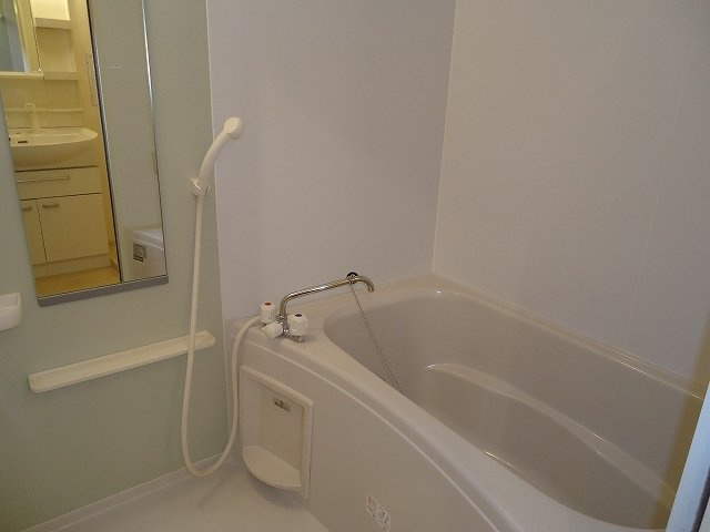 コンパクトで使いやすいお風呂です