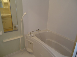 コンパクトで使いやすいお風呂です