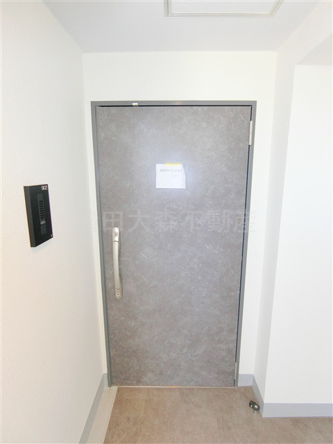 グランカーサ蒲田ウエストの玄関