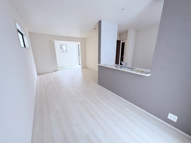 LG西原町小那覇2号棟＼☆ご成約時キャッシュバック☆／の居間・リビング