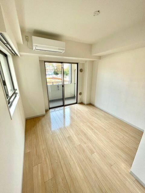 レジディア中落合Ｂ棟の居間・リビング