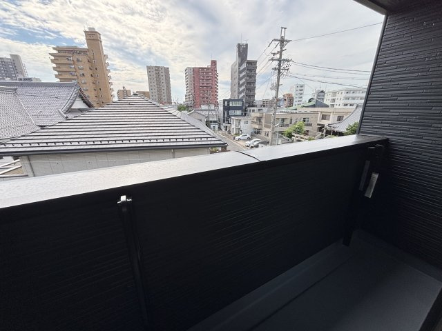 MELDIA東区徳川214③｜名古屋市の戸建ならホームアップのバルコニー