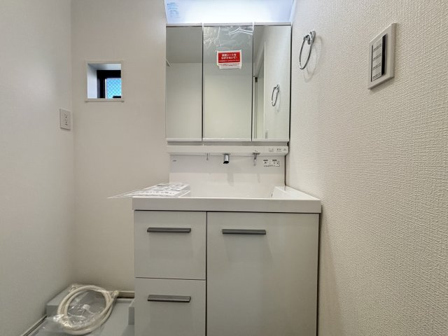 MELDIA東区徳川214③｜名古屋市の戸建ならホームアップの独立洗面台|就寝前や朝の身支度の際など、快適にお使いいただける洗面台
