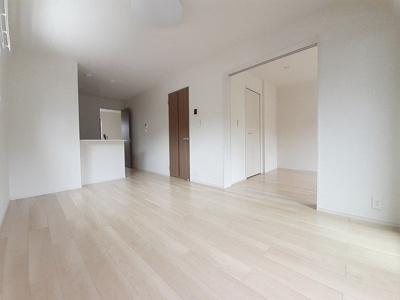 【居間・リビング】 | ヴィラ　ドゥ　グレーヌ梅ケ谷Ｂ