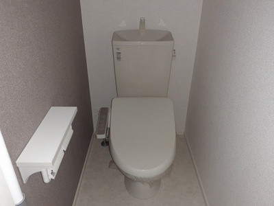 【トイレ】 | ヴィラ　ドゥ　グレーヌ梅ケ谷Ｂ