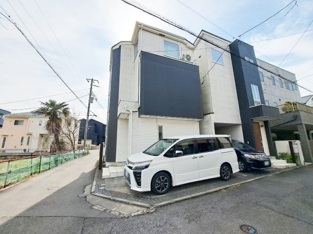 【外観】 | 新座市栗原4丁目　中古一戸建住宅　(保谷店) | 閑静な住宅地で始めるのびのびとした暮らし。