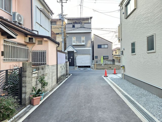 【前面道路含む現地写真】の画像
