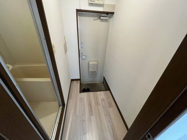 収納もある玄関です