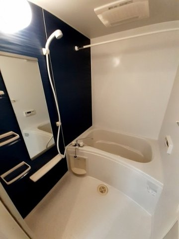 ゆったり過ごせるお風呂です