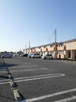 駐車場があるので、車を買う予定の方も安心です