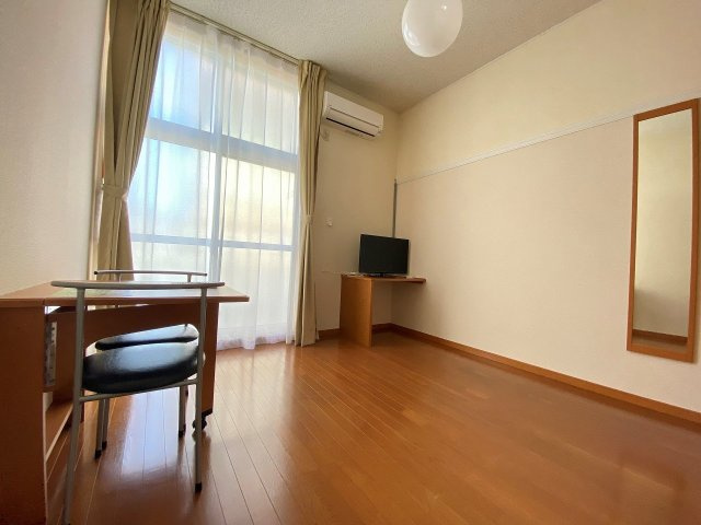 こちらのリビングで趣味の時間をお楽しみください