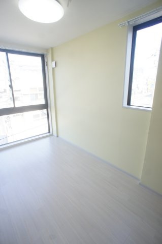 ゆったり過ごせるリビングです