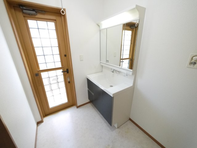 長生郡白子町古所　中古戸建の独立洗面台|平成23年7月築 オール電化カーポート2台 白子海岸まで車約8分 閑静な立地 ハウスクリーニング済み