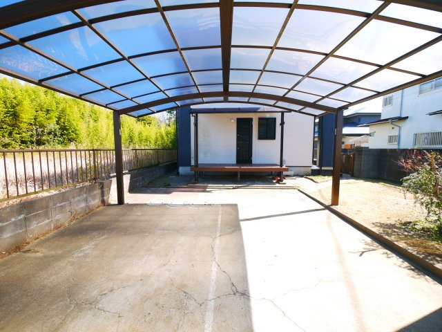 長生郡白子町古所　中古戸建の駐車場|平成23年7月築 オール電化カーポート2台 白子海岸まで車約8分 閑静な立地 ハウスクリーニング済み