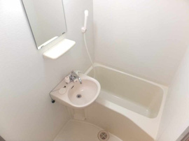 コンパクトで使いやすいお風呂です