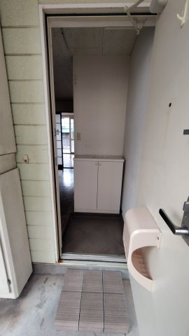 毎日通る玄関はこちらです