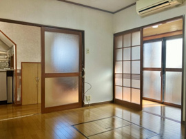 こちらのリビングで趣味の時間をお楽しみください