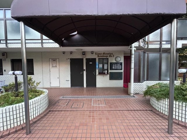 ライオンズマンション上野毛第３のエントランス