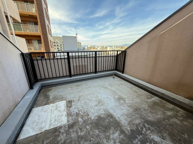 アルモード京都西院のバルコニー