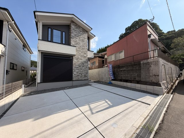 糟屋郡志免町5期　1号棟の前面道路含む現地写真