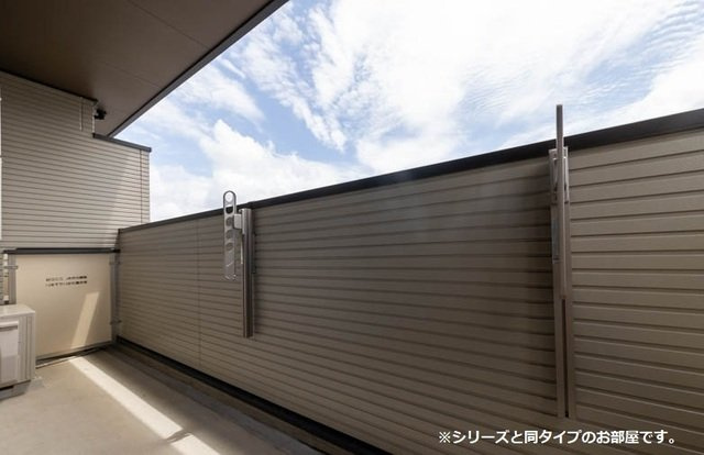 ロイヤル長伏のバルコニー
