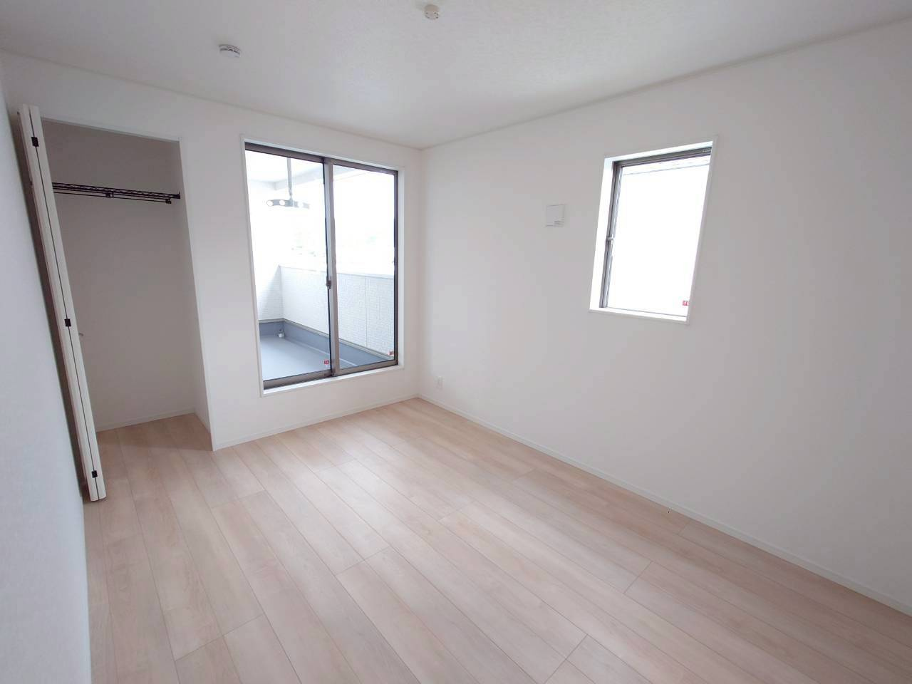 ♥♥南城市佐敷冨祖崎第７－１号棟の居間・リビング|ゆったりとしたリビングです