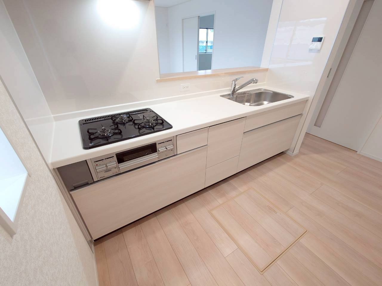 ♥♥南城市佐敷冨祖崎第７－１号棟のキッチン|コンパクトなキッチンで掃除もラクラク