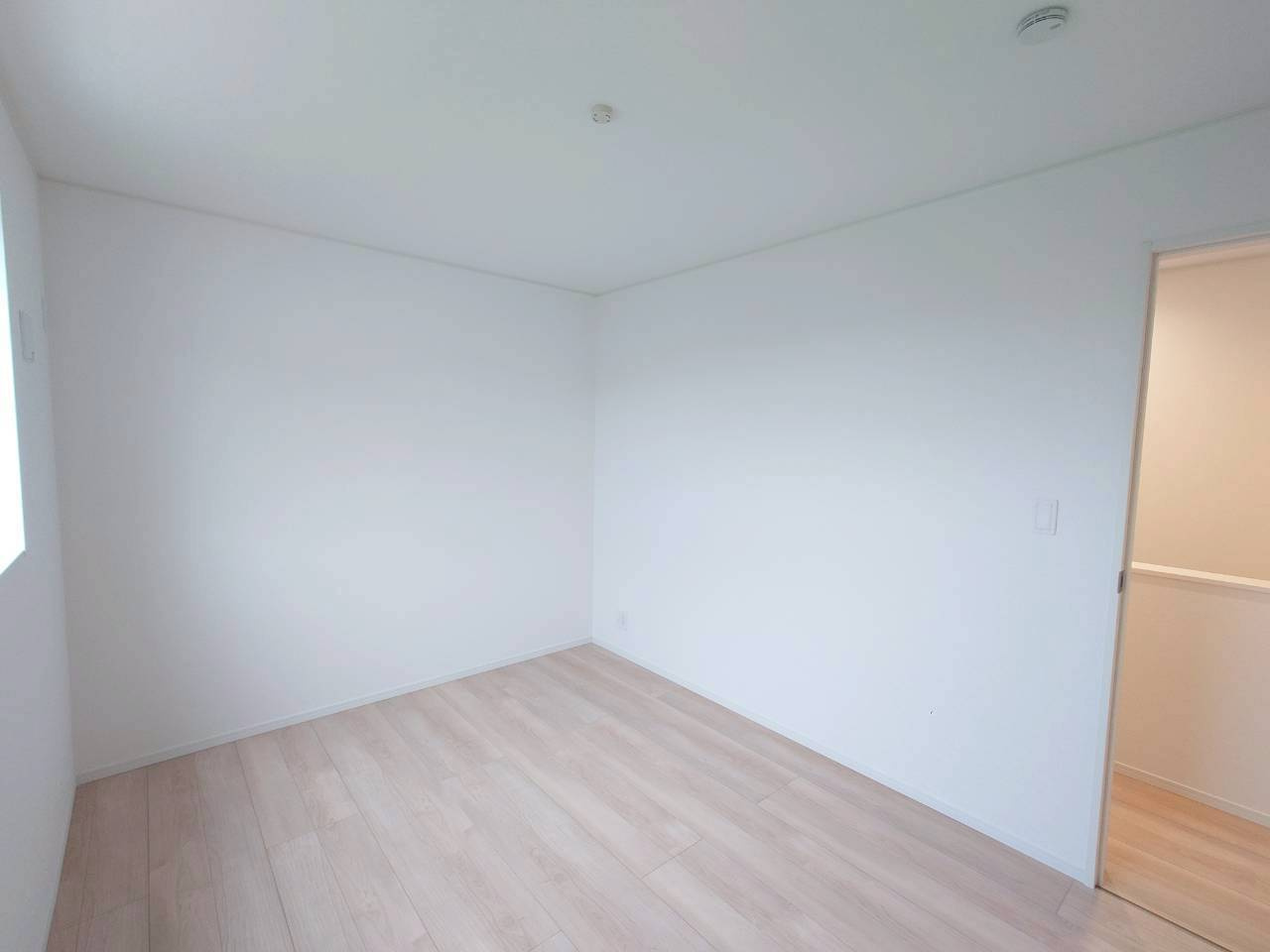 ♥♥南城市佐敷冨祖崎第７－１号棟の洋室|コンパクトで使いやすい洋室です