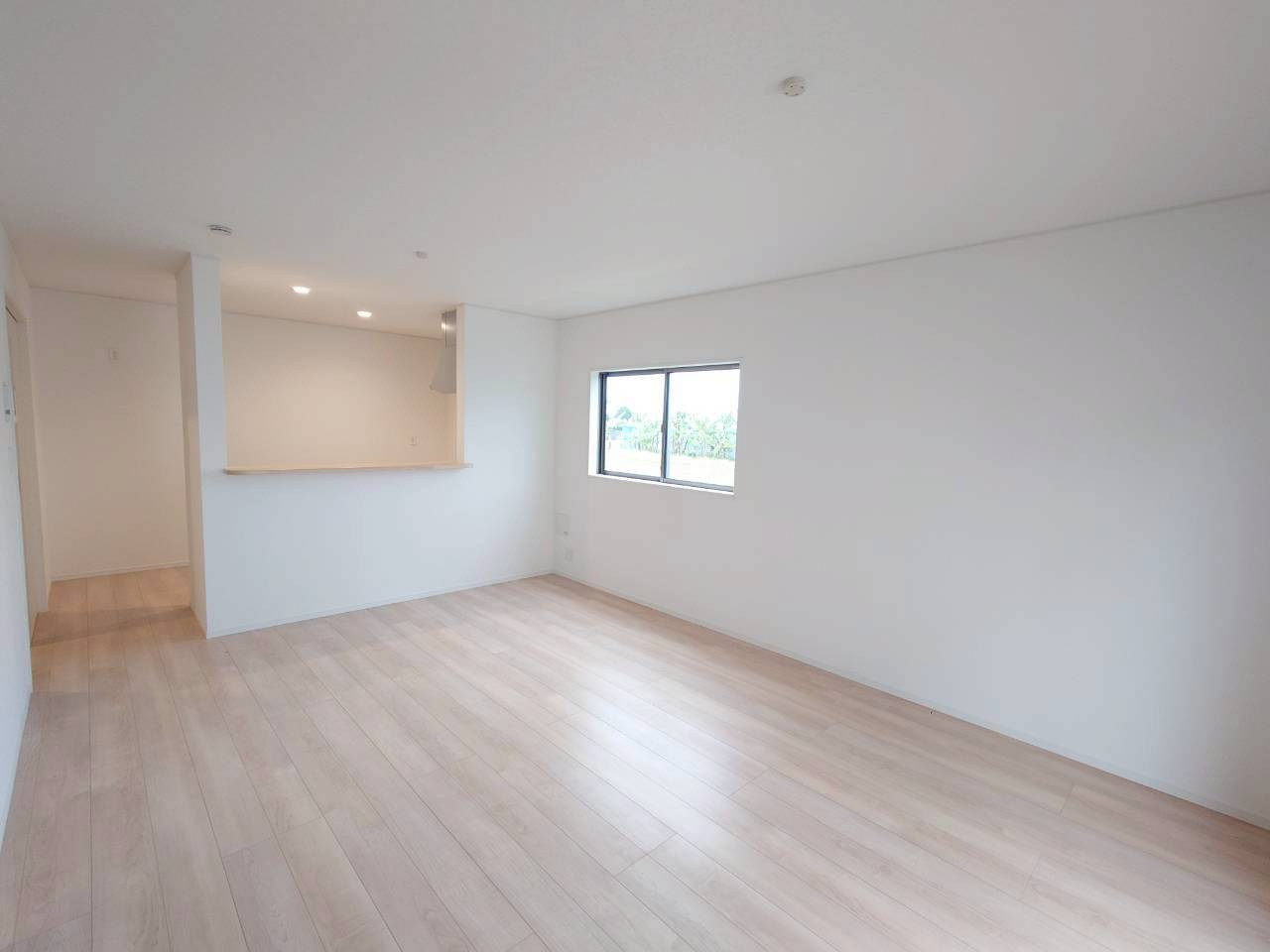 ♥♥南城市佐敷冨祖崎第７－１号棟の居間・リビング|ゆったりとしたリビングです