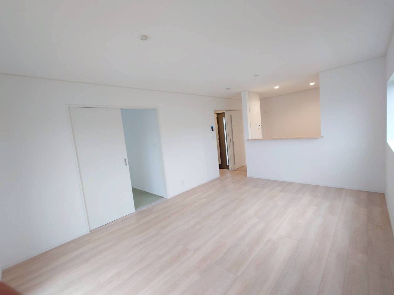 ♥♥南城市佐敷冨祖崎第７－１号棟の居間・リビング|使いやすい居間です