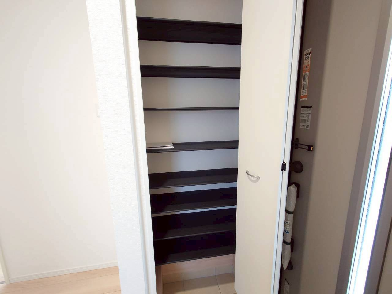 ♥♥南城市佐敷冨祖崎第７－１号棟の収納|大きなスペースがあり、収納には困りません