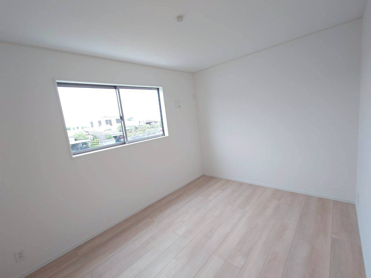 ♥♥南城市佐敷冨祖崎第７－１号棟の洋室|明るい洋室です
